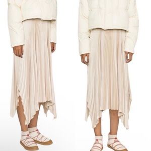 Elie Tahari Pleated Blush Skirt